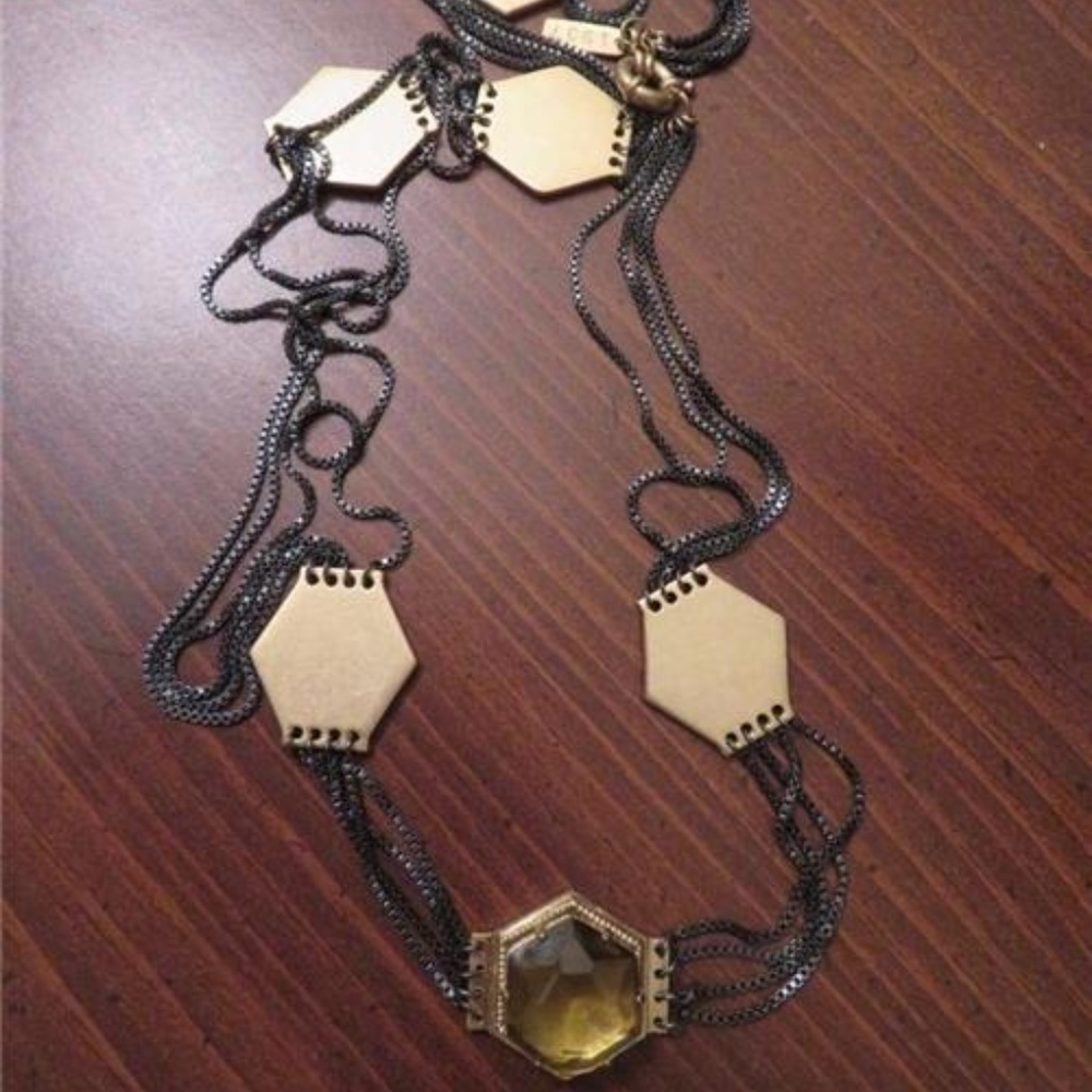 1937 COSTUME STONE/GOLD HARDWARE COSTUME NECKLACE